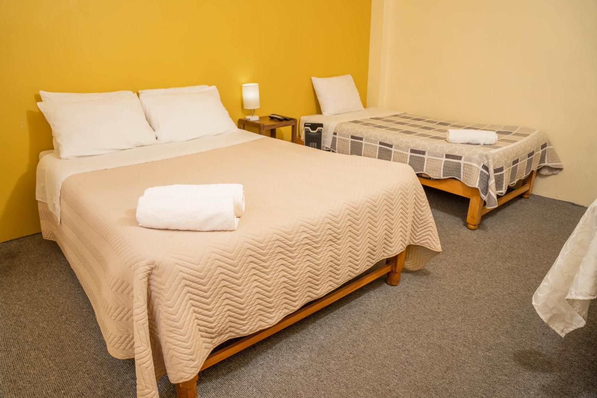 Hotel Summita Yunguyo エクステリア 写真