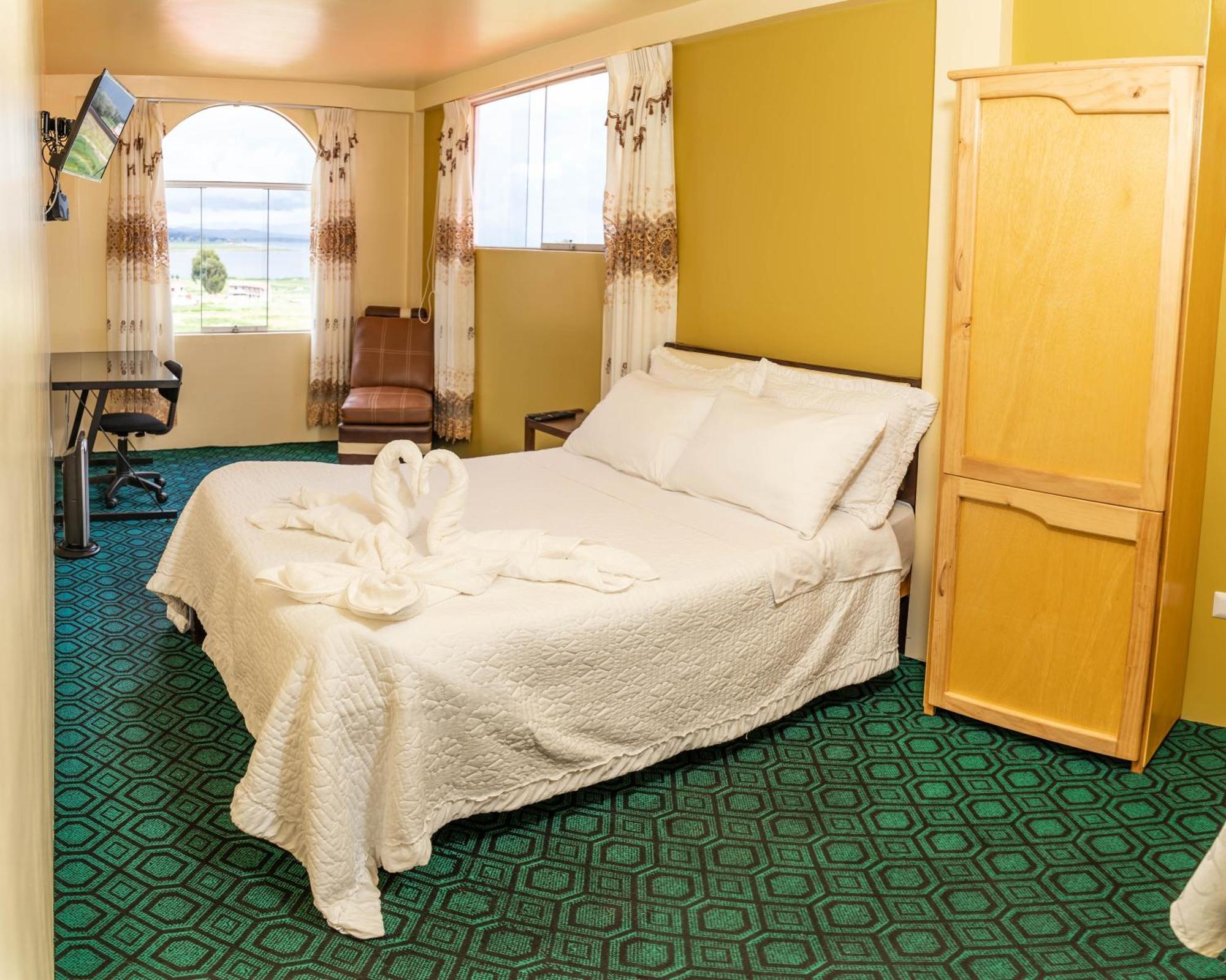 Hotel Summita Yunguyo エクステリア 写真