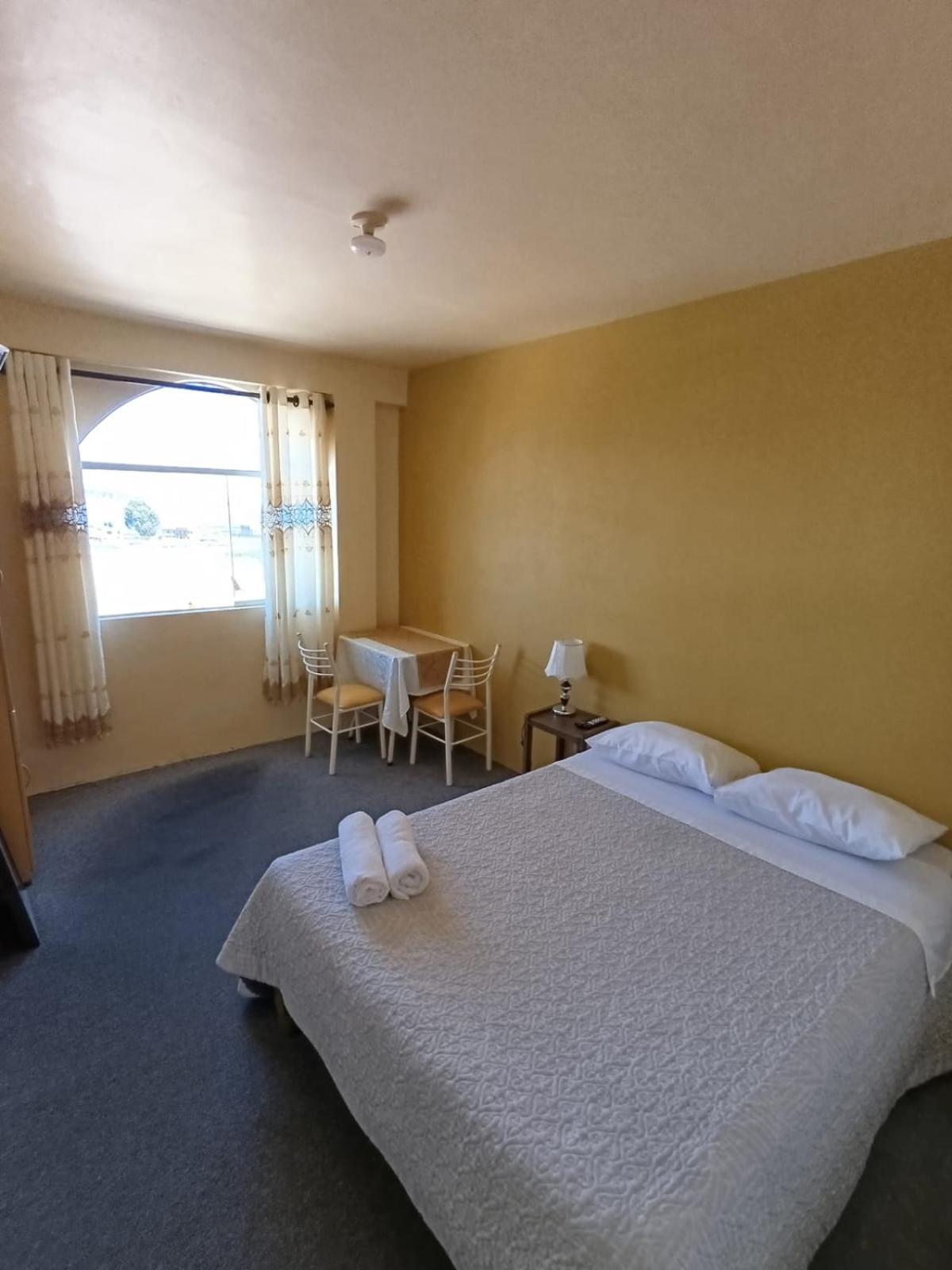 Hotel Summita Yunguyo エクステリア 写真