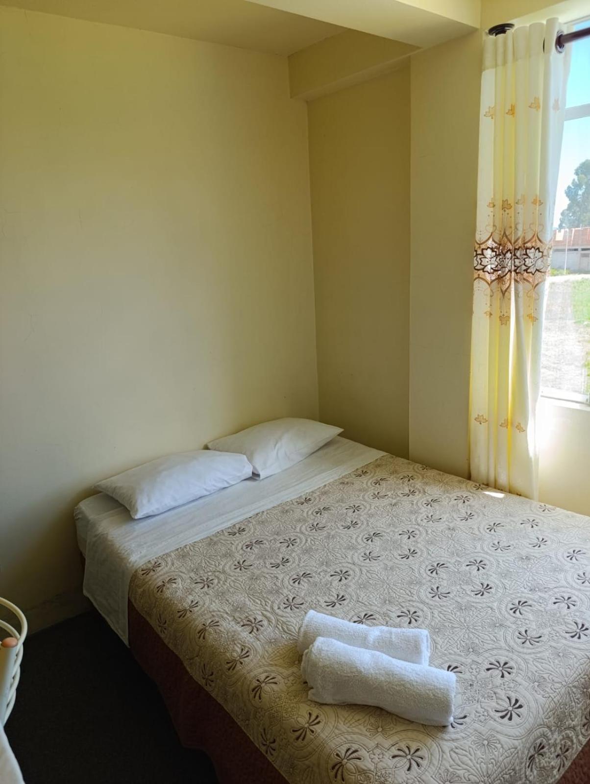 Hotel Summita Yunguyo エクステリア 写真