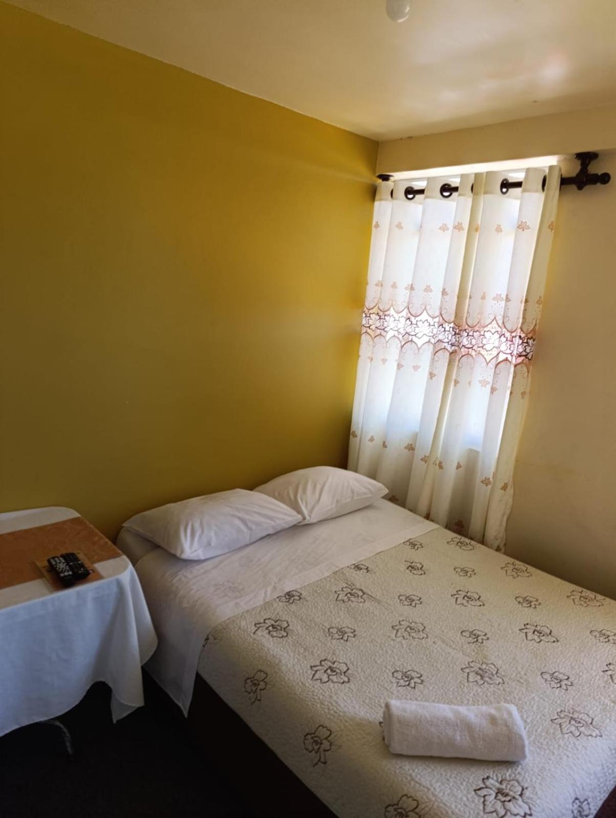 Hotel Summita Yunguyo エクステリア 写真