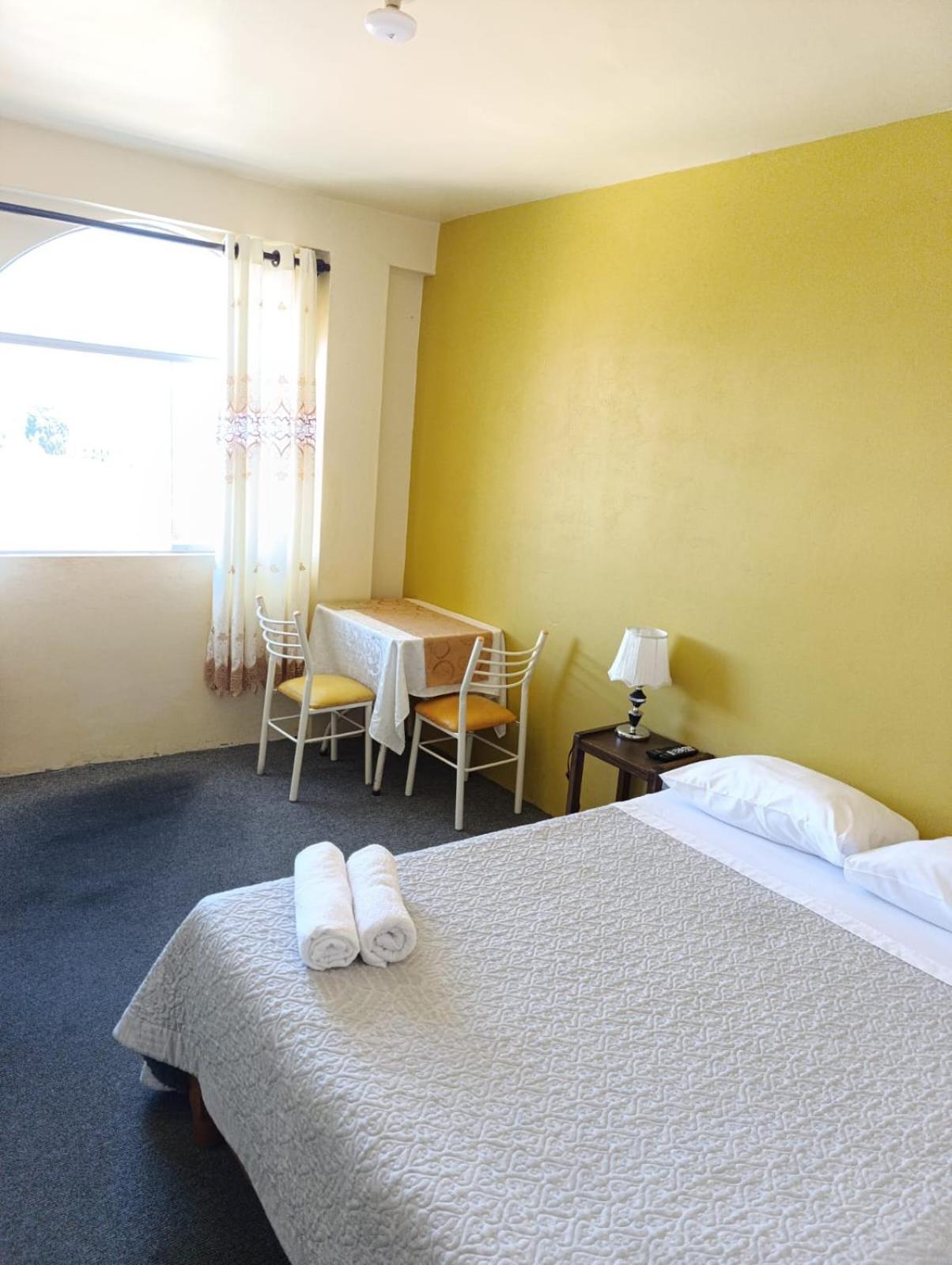 Hotel Summita Yunguyo エクステリア 写真