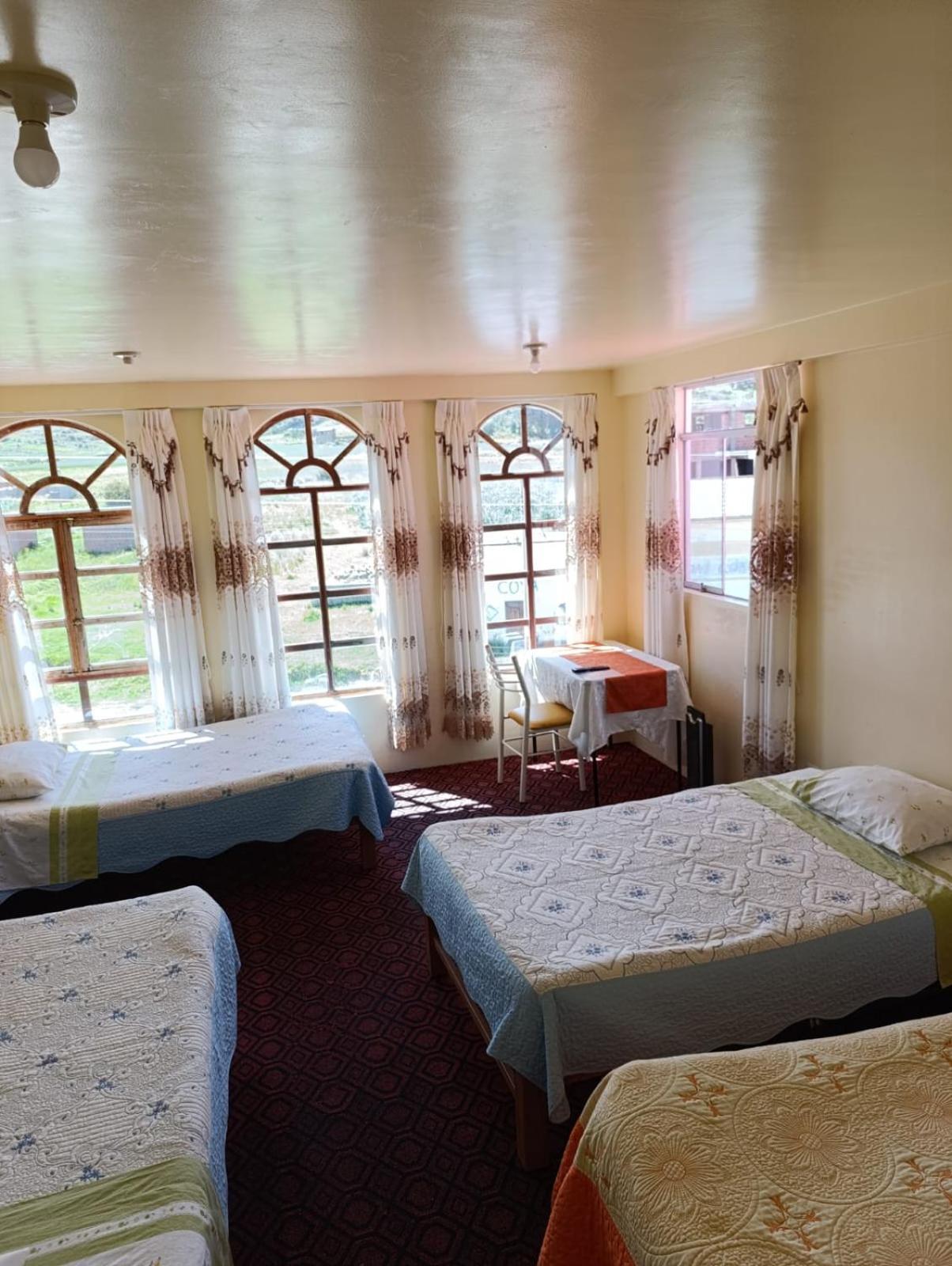 Hotel Summita Yunguyo エクステリア 写真