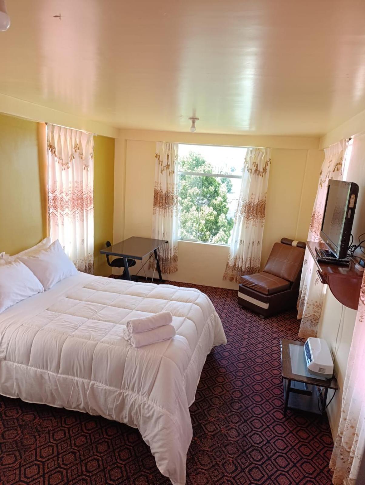Hotel Summita Yunguyo エクステリア 写真